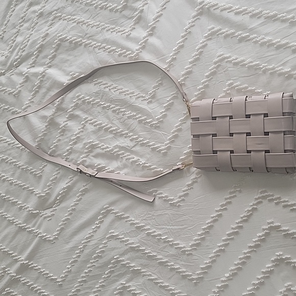 Anthropologie | Lindy Woven Cellphone Bag - Picture 4 of 7